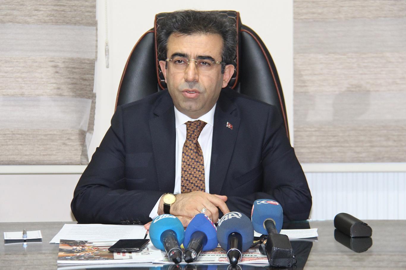 Vali Güzeloğlu PKK'nin dershane önündeki katliamının yıl dönümünde mesaj yayımladı Vali Güzeloğlu PKK'nin dershane önündeki katliamının yıl dönümünde mesaj yayımladı